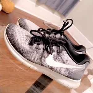 Women’s Nike free run